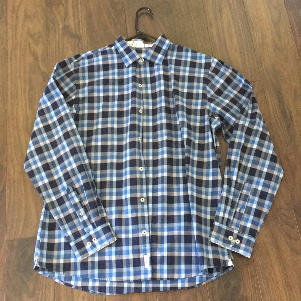 Men’s Van Heusen button-up long sleeve